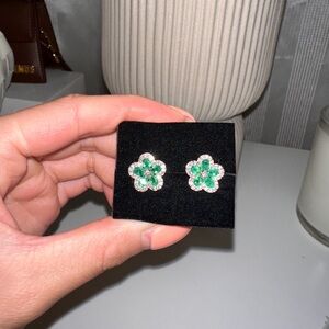 18k Yellow Gold Natural Emerald Diamond Flower Earrings